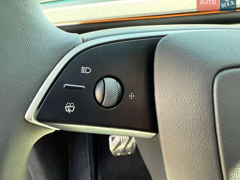 Позашляховик / Кросовер Tesla Model Y 2025 в Хмельницькому