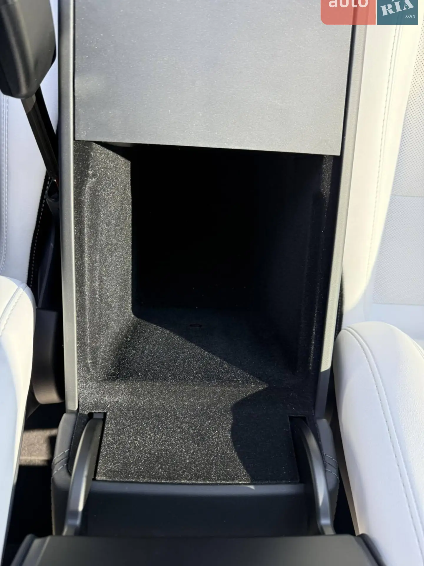 2025 Tesla Model Y - мініатюра 34