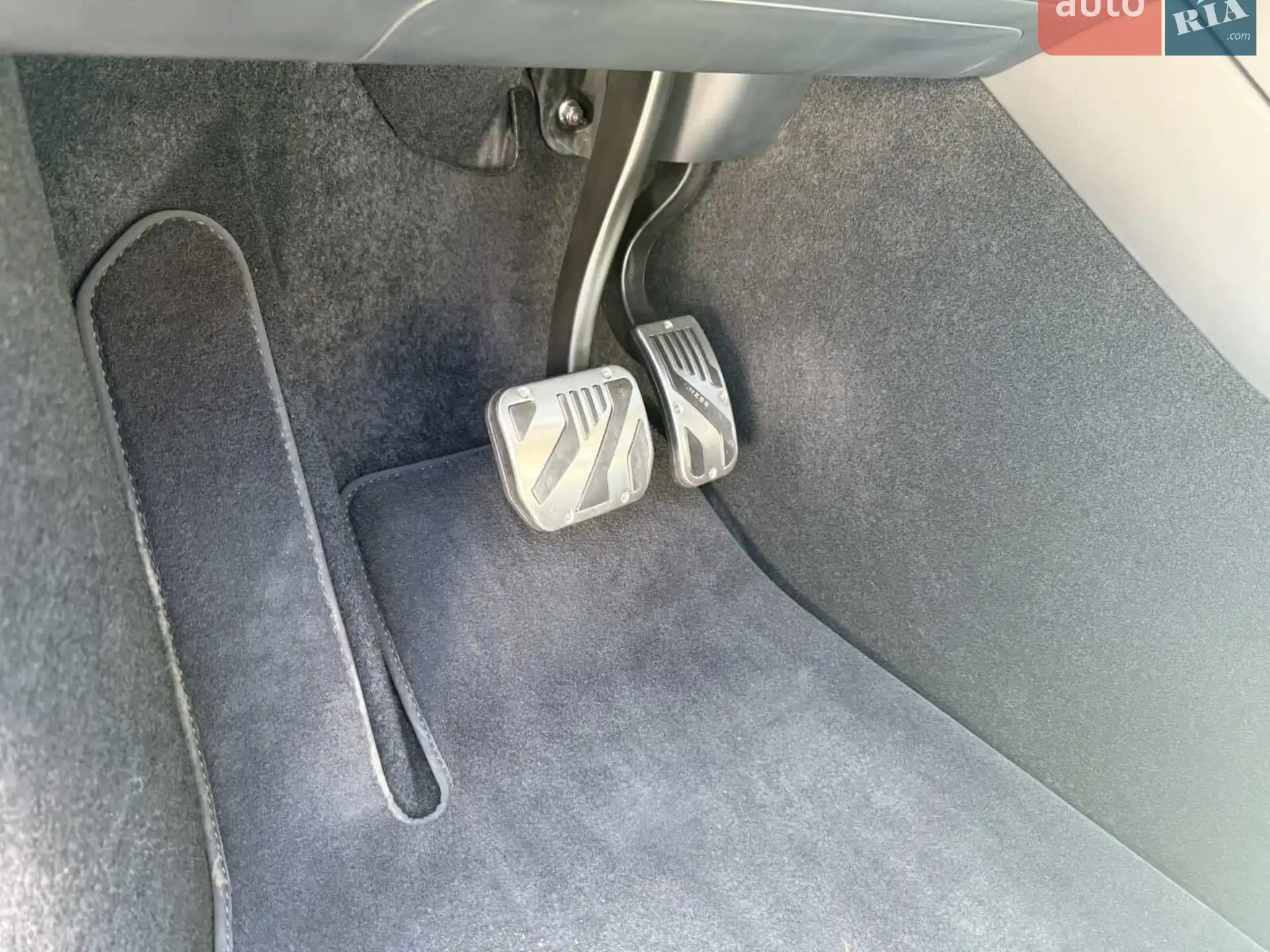 2025 Tesla Model Y - мініатюра 35