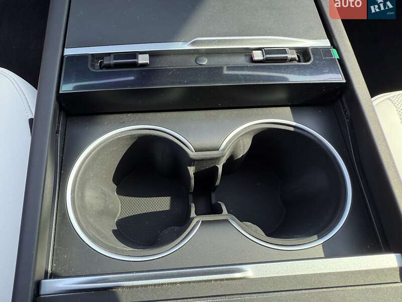 Позашляховик / Кросовер Tesla Model Y 2025 в Хмельницькому