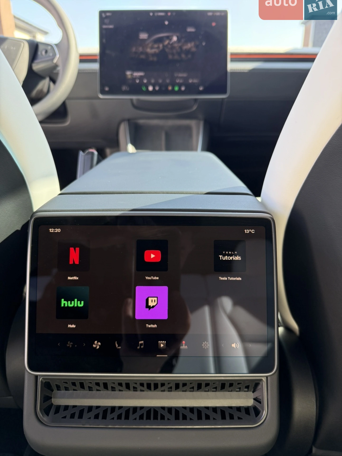 2025 Tesla Model Y - мініатюра 28