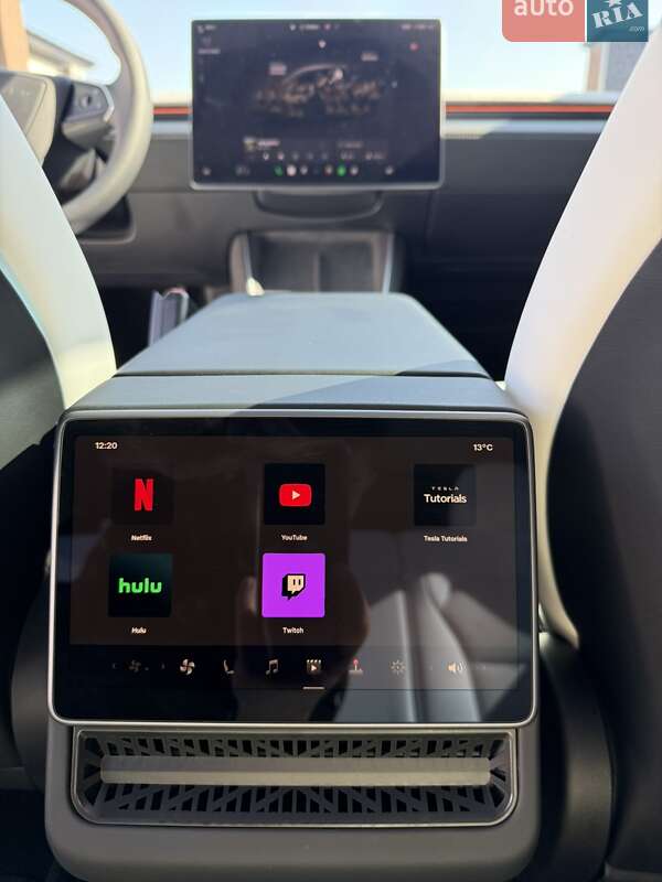 Позашляховик / Кросовер Tesla Model Y 2025 в Хмельницькому