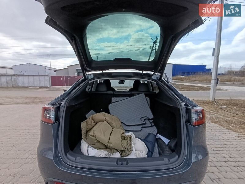 Внедорожник / Кроссовер Tesla Model Y 2023 в Борисполе