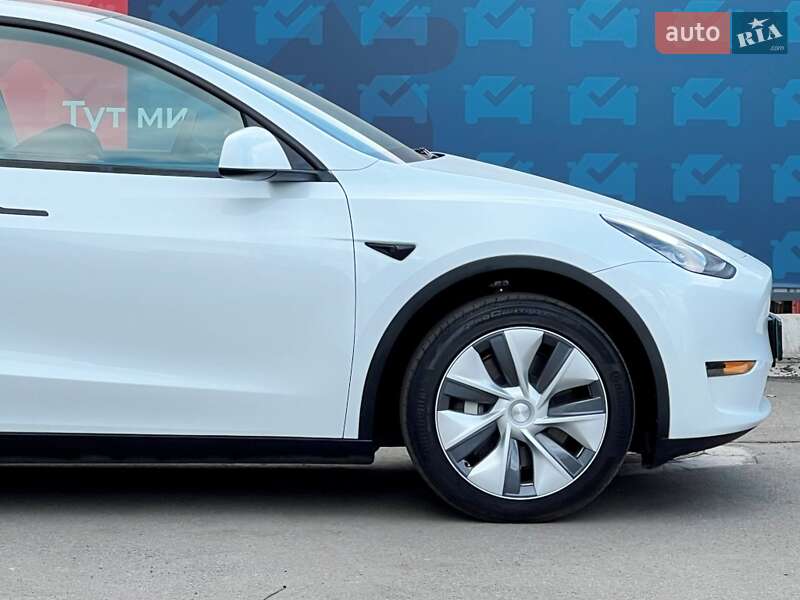 Внедорожник / Кроссовер Tesla Model Y 2023 в Киеве