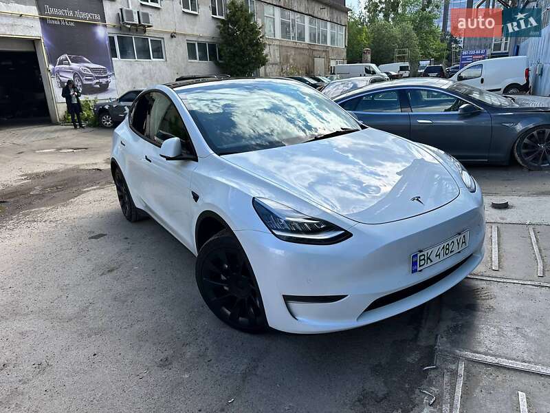 Внедорожник / Кроссовер Tesla Model Y 2022 в Ровно