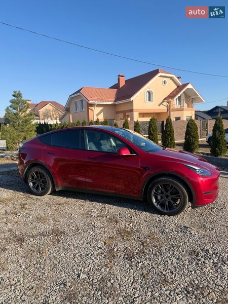 Позашляховик / Кросовер Tesla Model Y 2024 в Полтаві