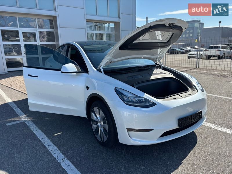 Внедорожник / Кроссовер Tesla Model Y 2023 в Киеве