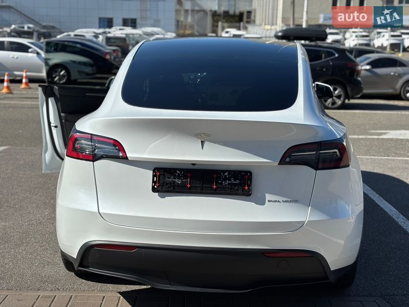 Внедорожник / Кроссовер Tesla Model Y 2023 в Киеве