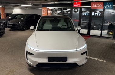 Внедорожник / Кроссовер Tesla Model Y 2025 в Киеве