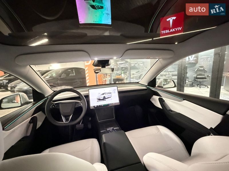 Позашляховик / Кросовер Tesla Model Y 2025 в Києві