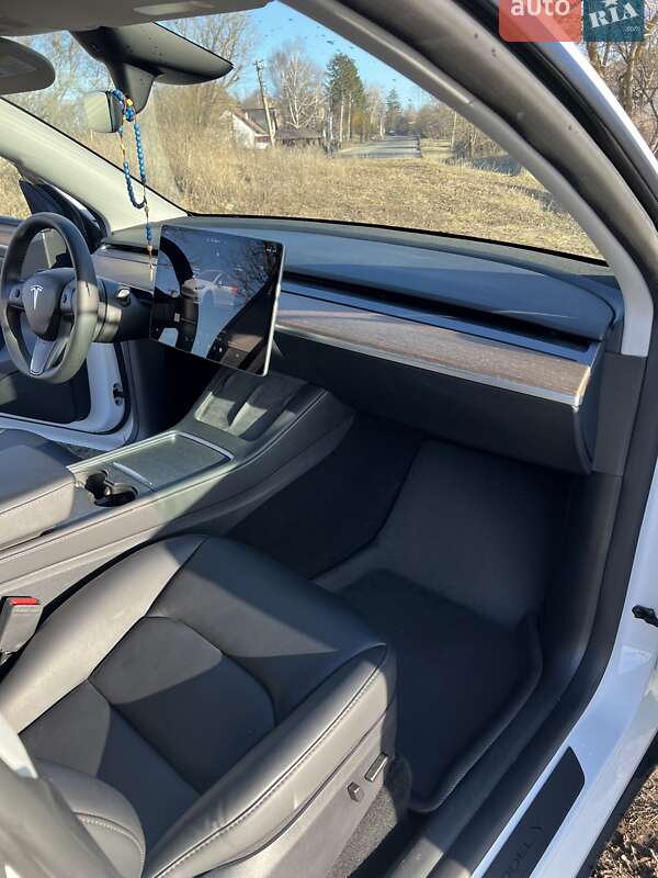 Позашляховик / Кросовер Tesla Model Y 2024 в Полтаві