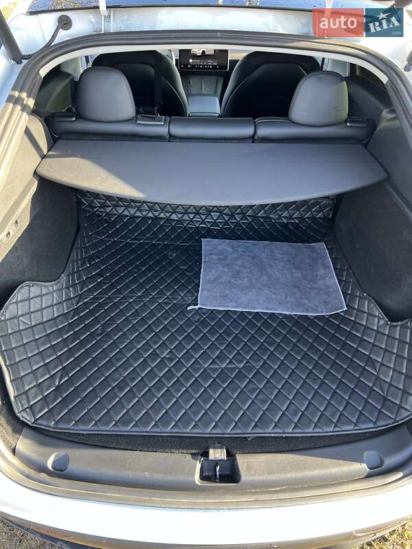 Позашляховик / Кросовер Tesla Model Y 2024 в Полтаві