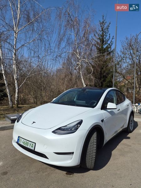 Tesla Model Y 2021