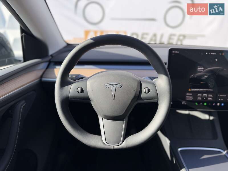 Позашляховик / Кросовер Tesla Model Y 2024 в Києві
