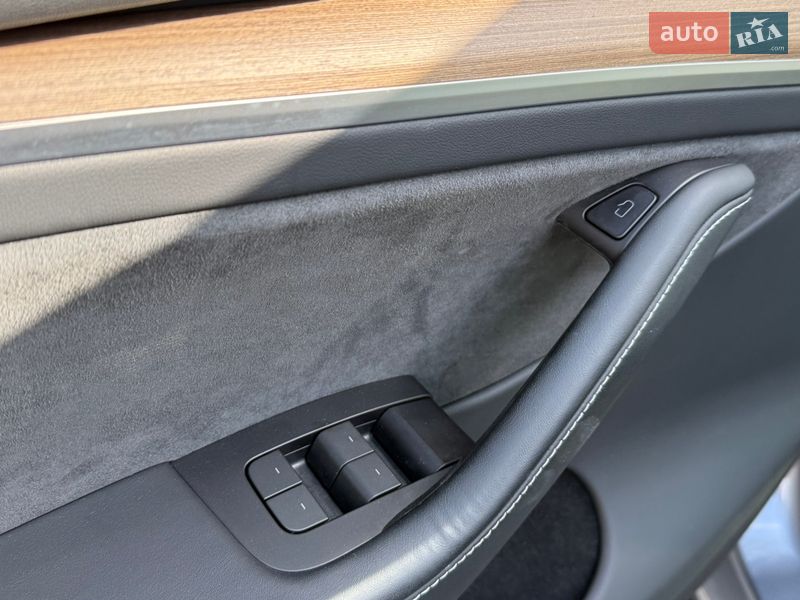 Позашляховик / Кросовер Tesla Model Y 2023 в Стрию фото 59 Позашляховик / Кросовер Tesla Model Y 2023 в Стрию