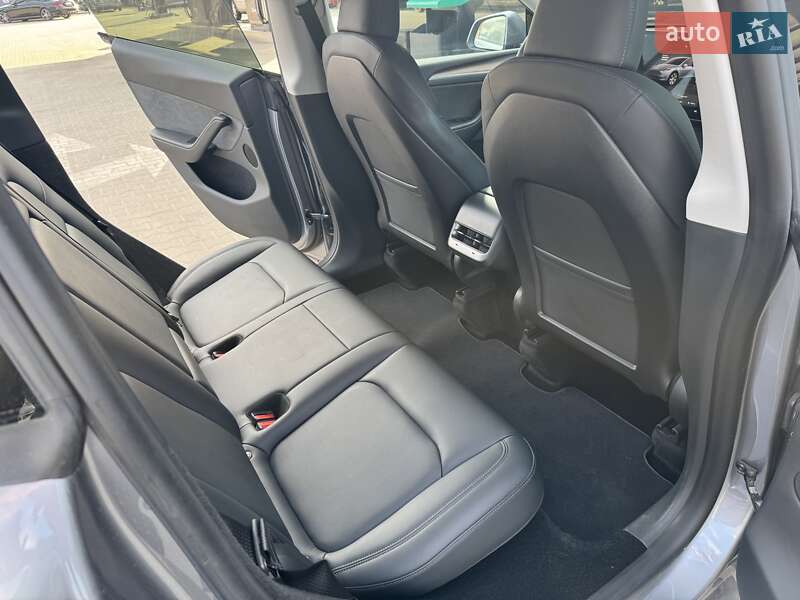 Внедорожник / Кроссовер Tesla Model Y 2023 в Киеве