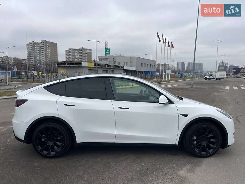 Позашляховик / Кросовер Tesla Model Y 2023 в Києві фото 9 Позашляховик / Кросовер Tesla Model Y 2023 в Києві