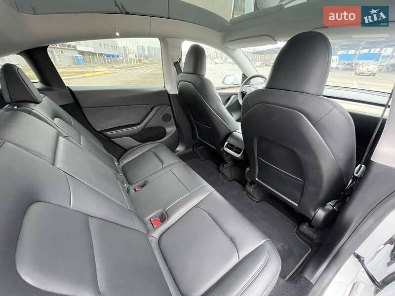 Позашляховик / Кросовер Tesla Model Y 2023 в Києві фото 17 Позашляховик / Кросовер Tesla Model Y 2023 в Києві