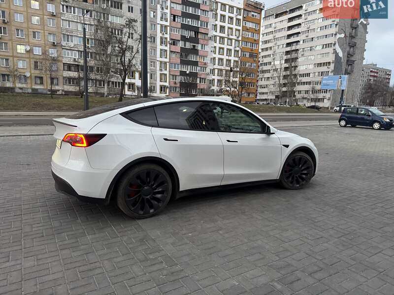 Внедорожник / Кроссовер Tesla Model Y 2021 в Днепре