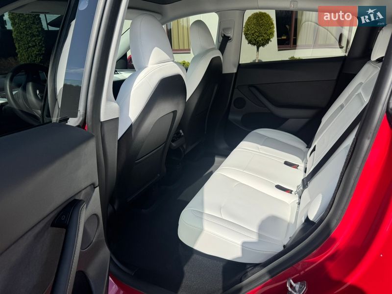 Внедорожник / Кроссовер Tesla Model Y 2023 в Стрые