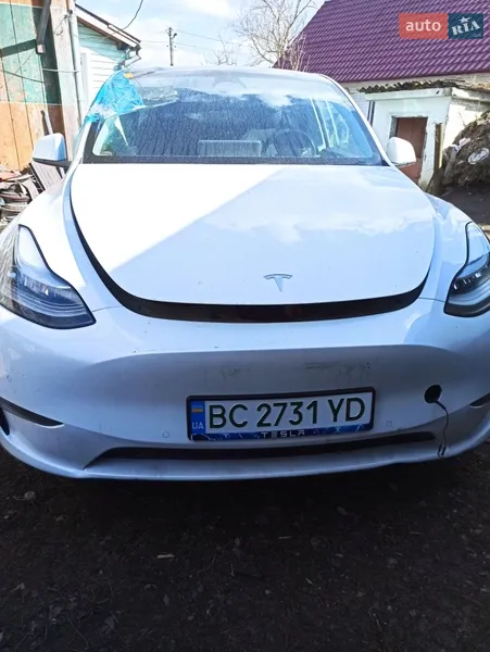 Tesla Model Y 2020