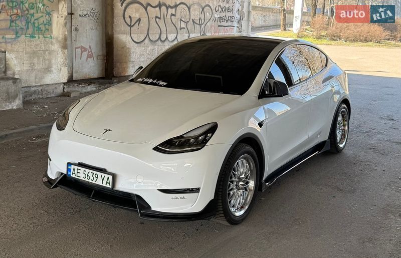 Внедорожник / Кроссовер Tesla Model Y 2022 в Днепре