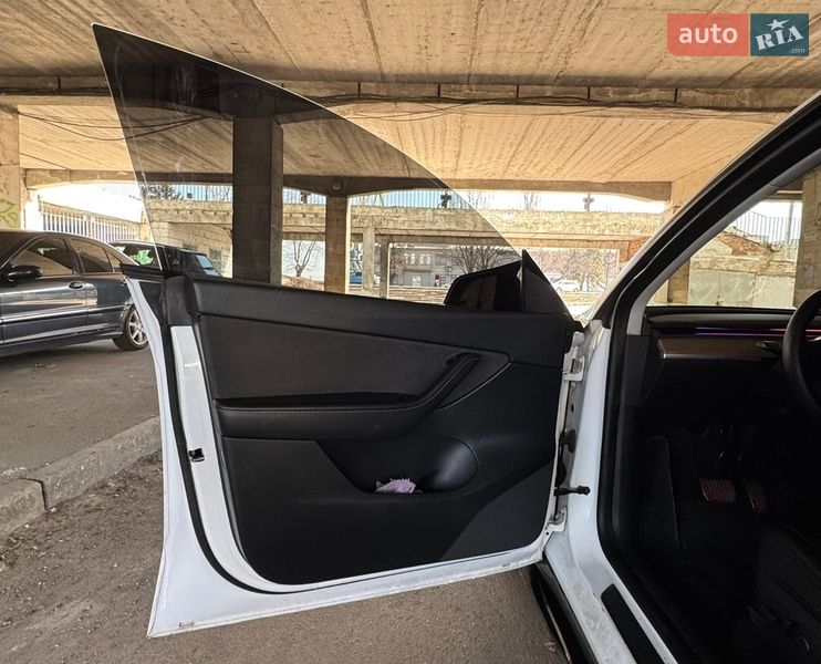 Внедорожник / Кроссовер Tesla Model Y 2022 в Днепре