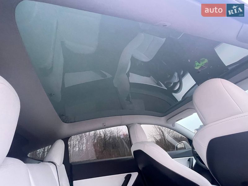 Внедорожник / Кроссовер Tesla Model Y 2022 в Киеве