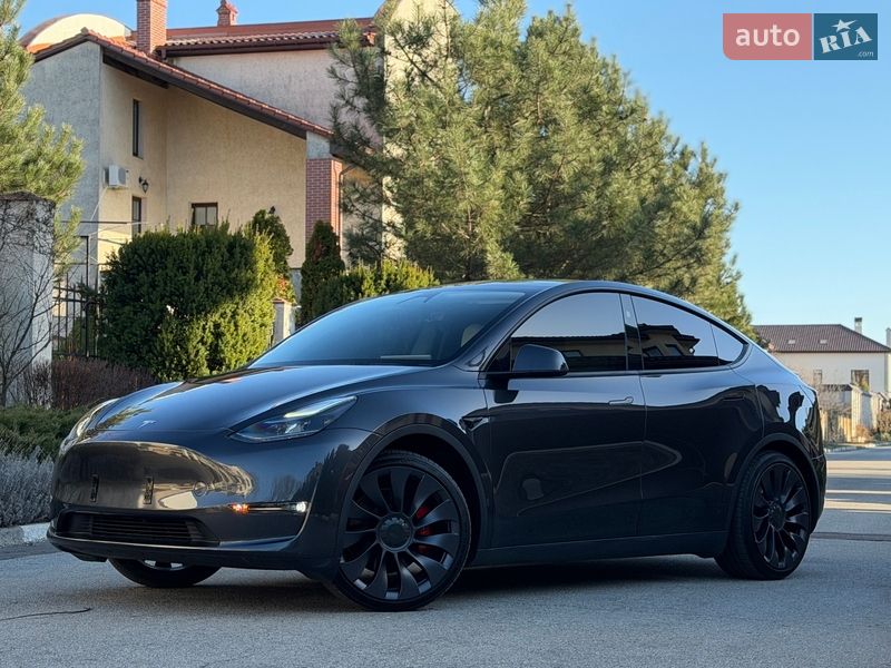 Позашляховик / Кросовер Tesla Model Y 2024 в Одесі фото 6 Позашляховик / Кросовер Tesla Model Y 2024 в Одесі