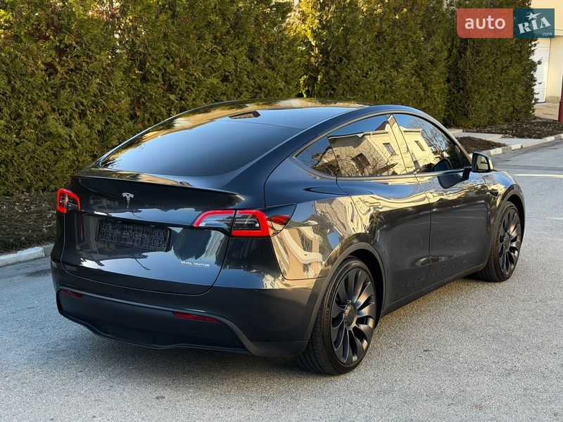 Позашляховик / Кросовер Tesla Model Y 2024 в Одесі фото 22 Позашляховик / Кросовер Tesla Model Y 2024 в Одесі