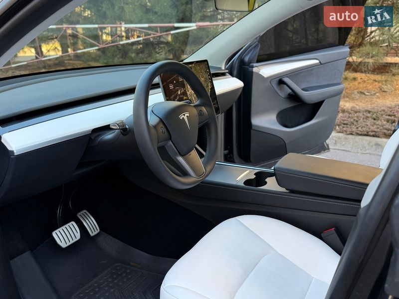 Позашляховик / Кросовер Tesla Model Y 2024 в Одесі фото 33 Позашляховик / Кросовер Tesla Model Y 2024 в Одесі