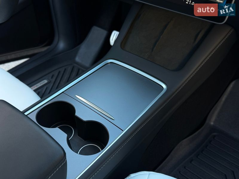 Позашляховик / Кросовер Tesla Model Y 2024 в Одесі фото 41 Позашляховик / Кросовер Tesla Model Y 2024 в Одесі