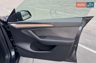 Позашляховик / Кросовер Tesla Model Y 2024 в Дніпрі