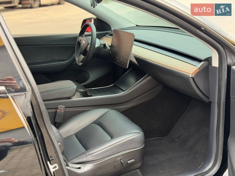 Внедорожник / Кроссовер Tesla Model Y 2020 в Луцке