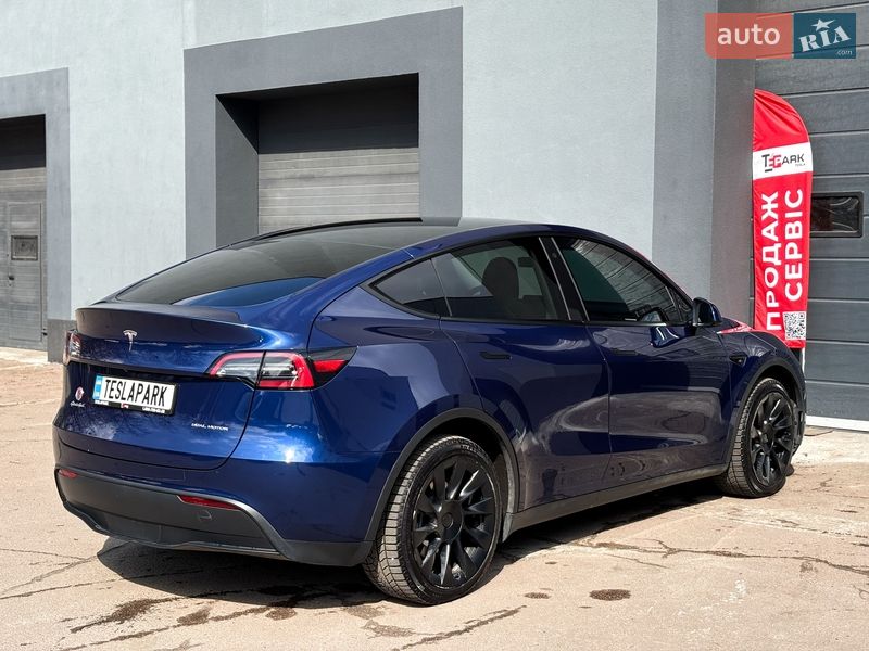 Внедорожник / Кроссовер Tesla Model Y 2023 в Киеве