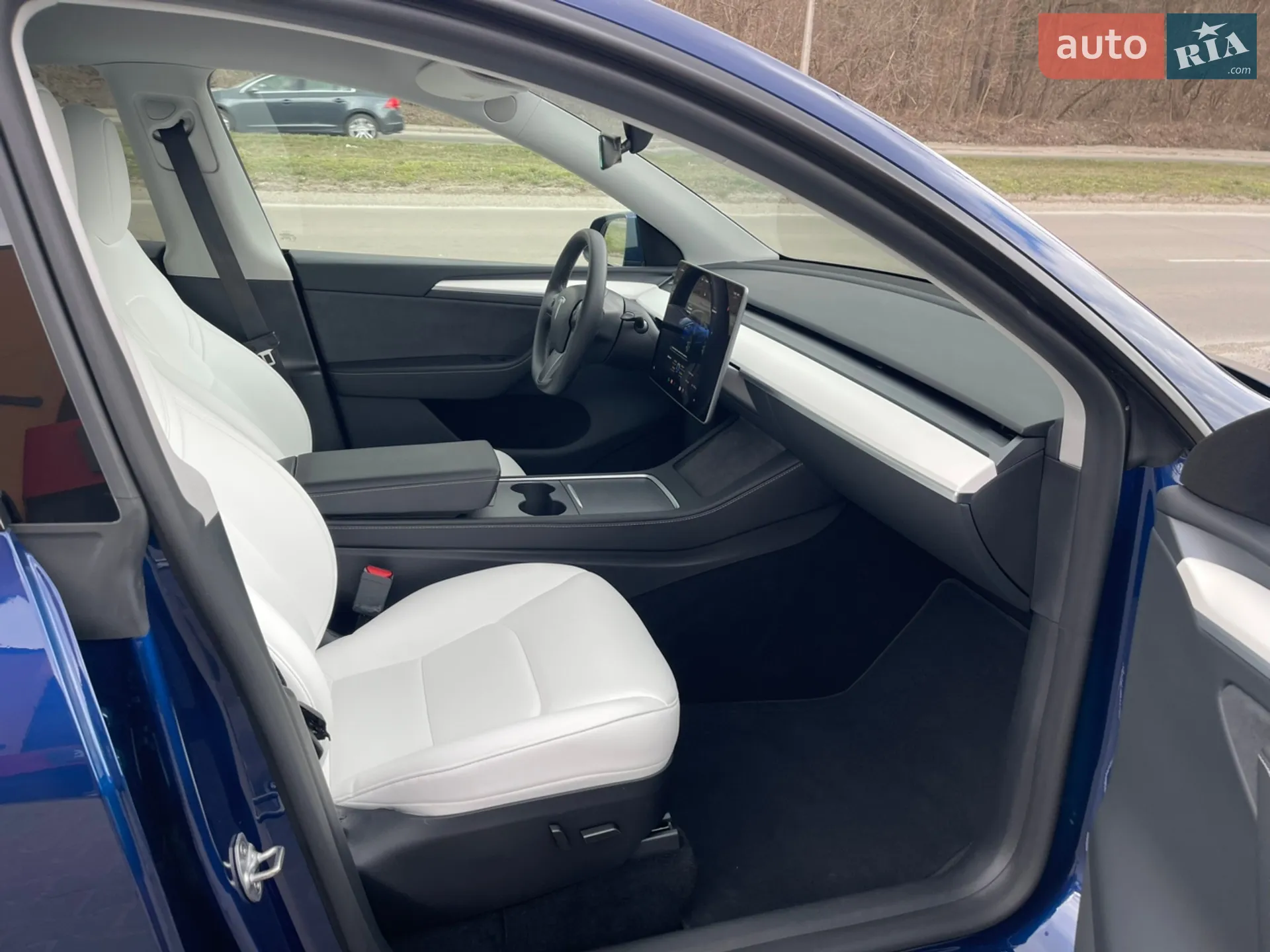 2024 Tesla Model Y - мініатюра 8