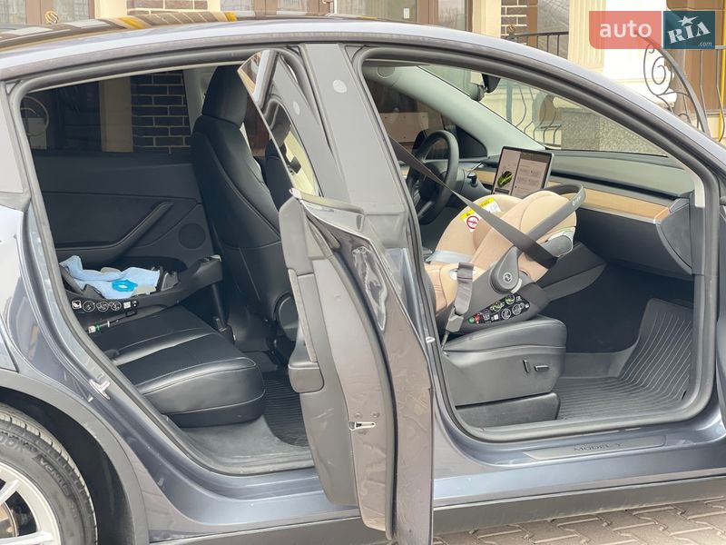 Внедорожник / Кроссовер Tesla Model Y 2023 в Киеве