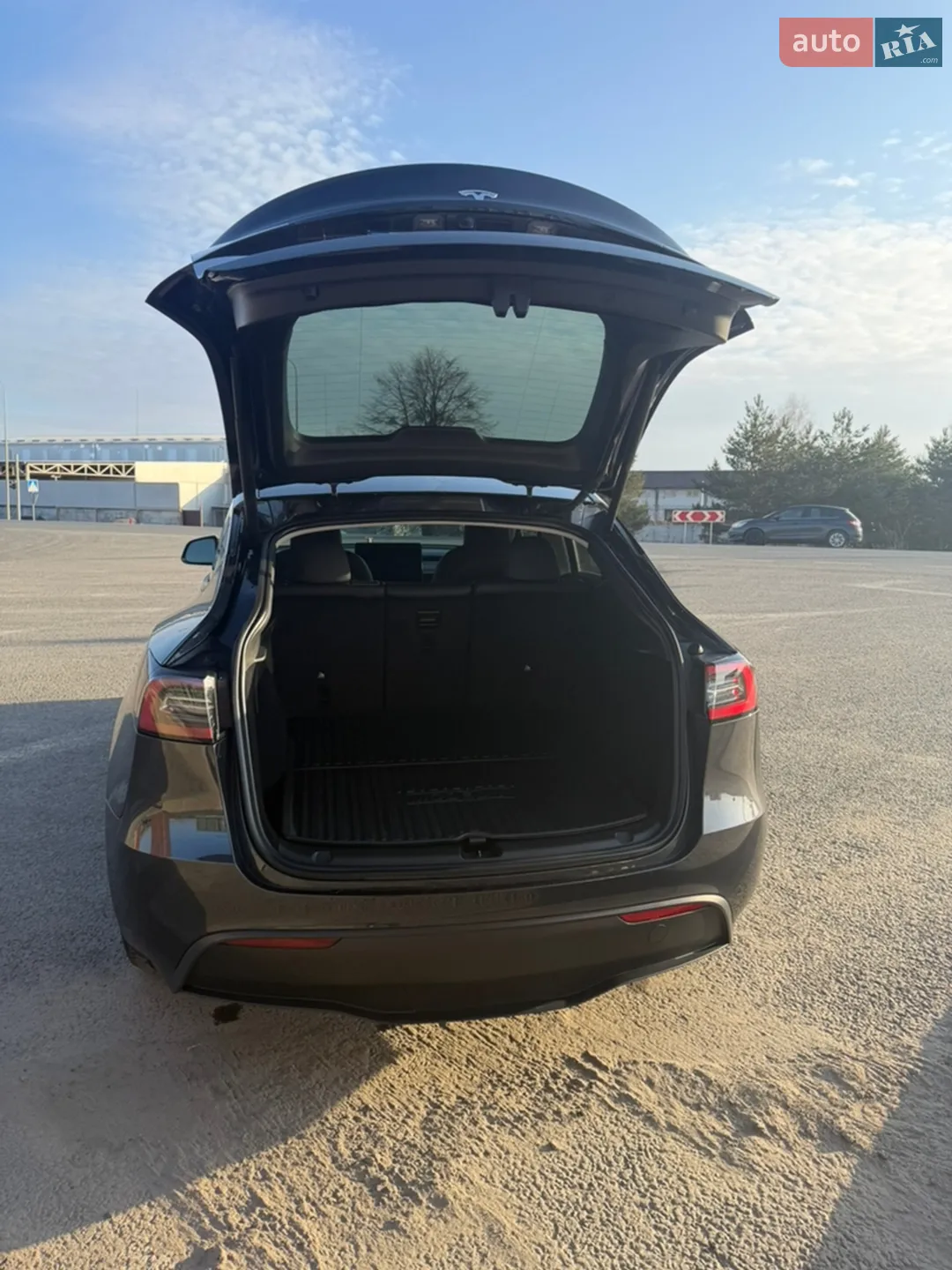 2024 Tesla Model Y - мініатюра 39