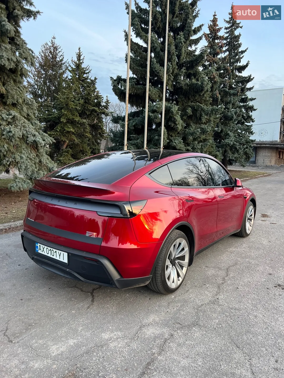 2025 Tesla Model Y - мініатюра 11