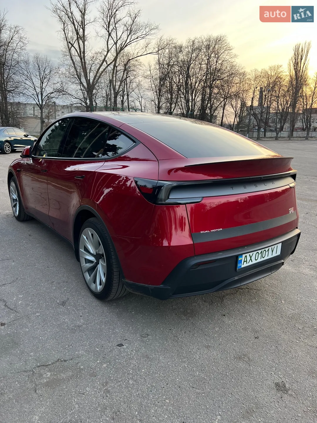 2025 Tesla Model Y - мініатюра 3