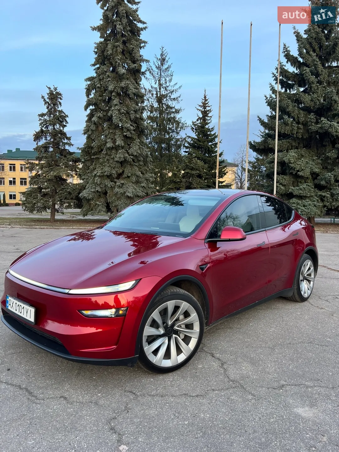 2025 Tesla Model Y - мініатюра 14