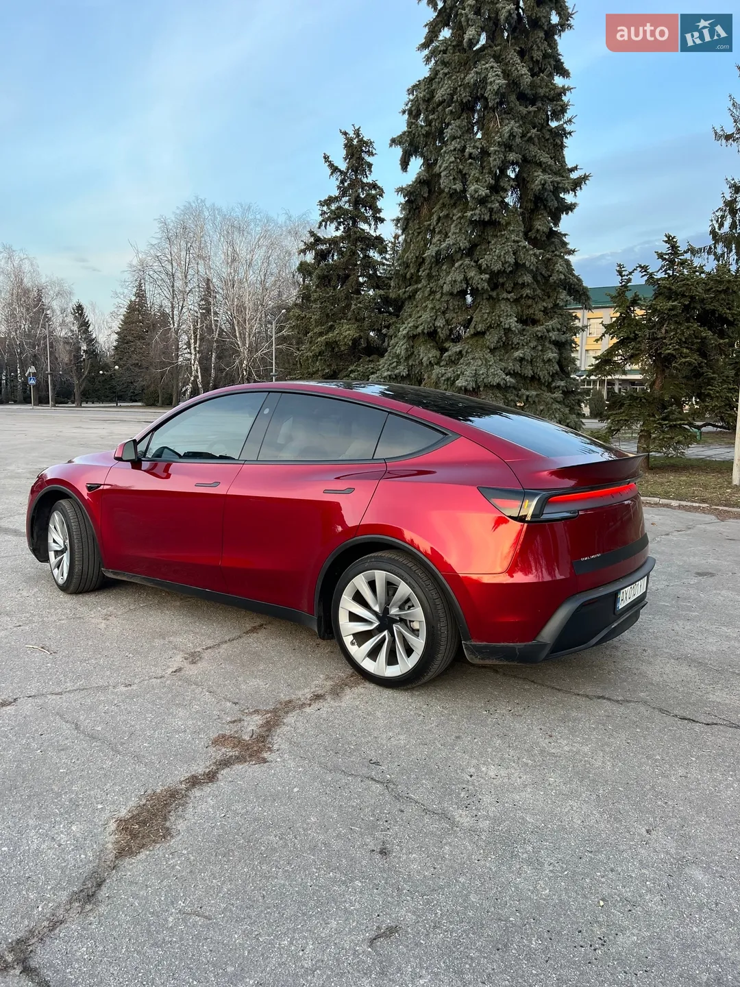 2025 Tesla Model Y - мініатюра 10