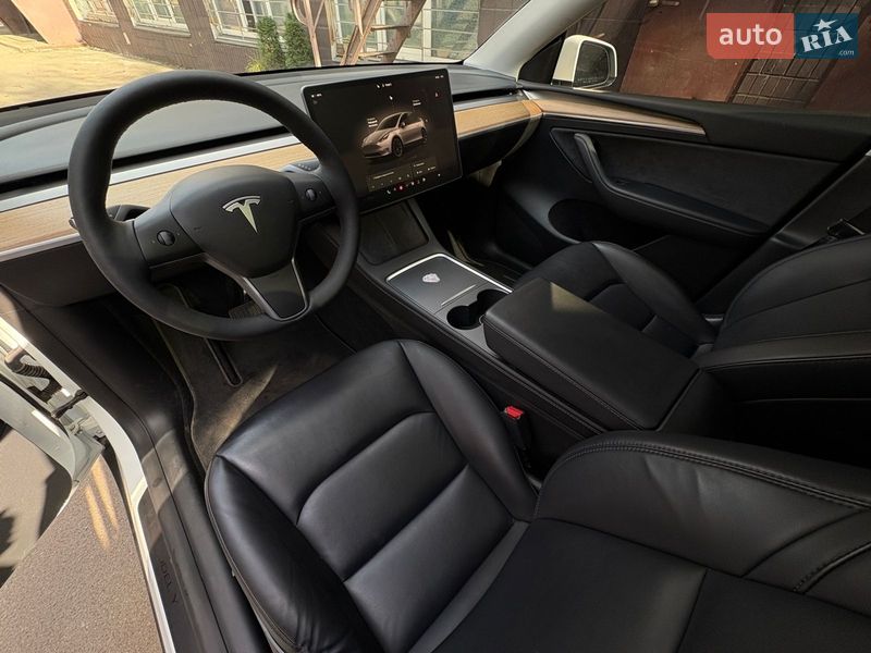 Внедорожник / Кроссовер Tesla Model Y 2022 в Киеве