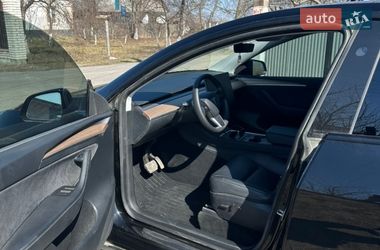Внедорожник / Кроссовер Tesla Model Y 2023 в Киеве