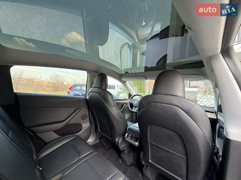 Внедорожник / Кроссовер Tesla Model Y 2024 в Стрые