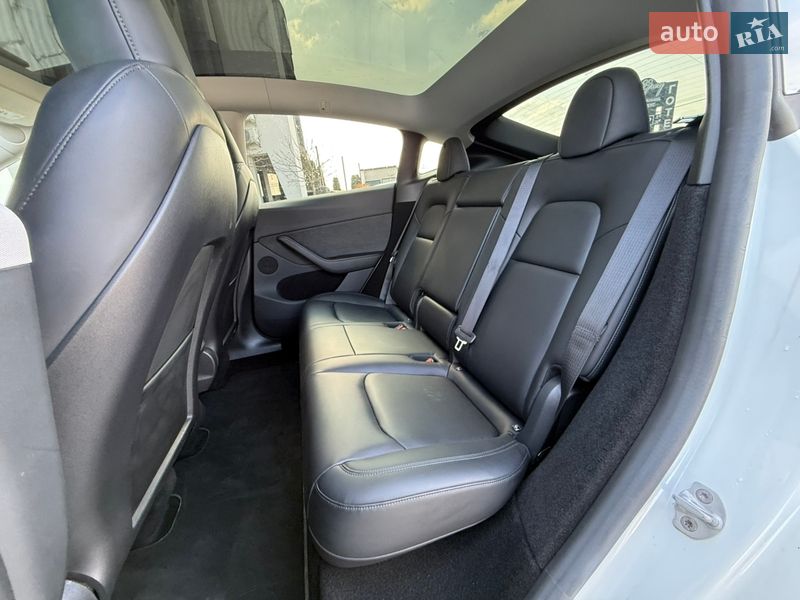 Внедорожник / Кроссовер Tesla Model Y 2024 в Стрые