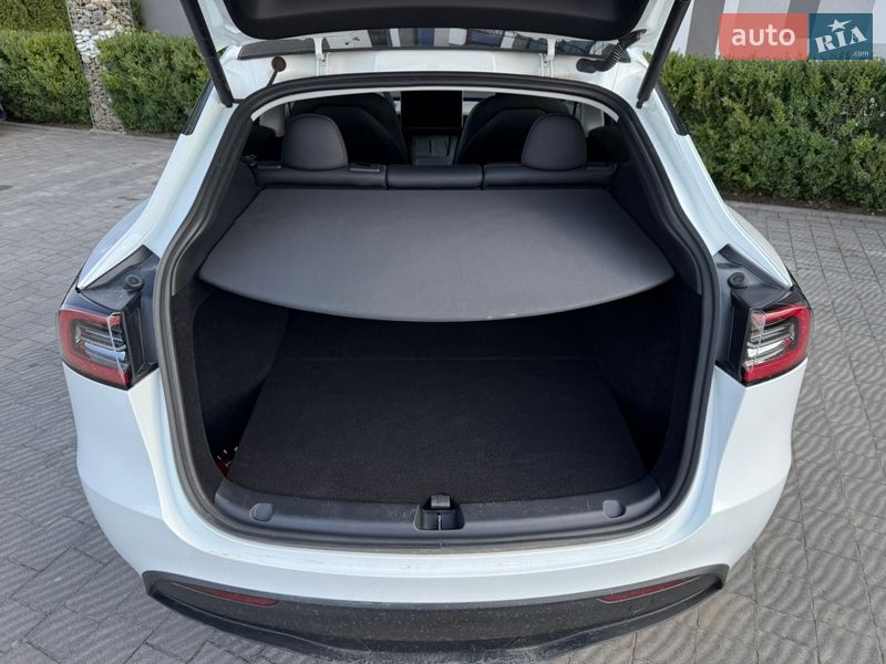 Внедорожник / Кроссовер Tesla Model Y 2024 в Стрые