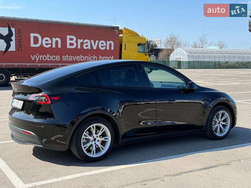 Позашляховик / Кросовер Tesla Model Y 2024 в Львові