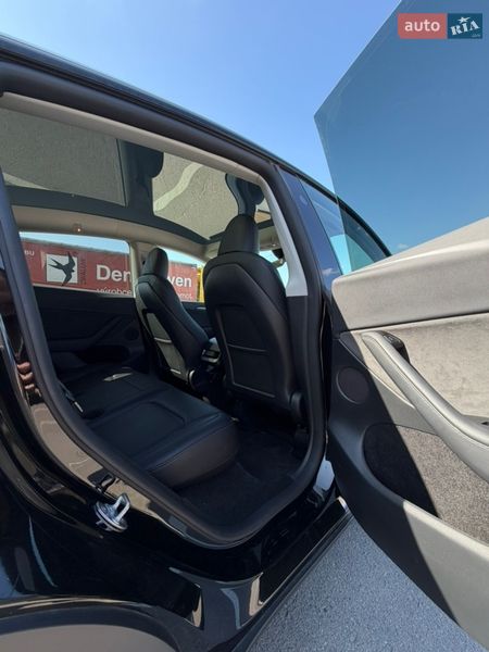 Позашляховик / Кросовер Tesla Model Y 2024 в Львові