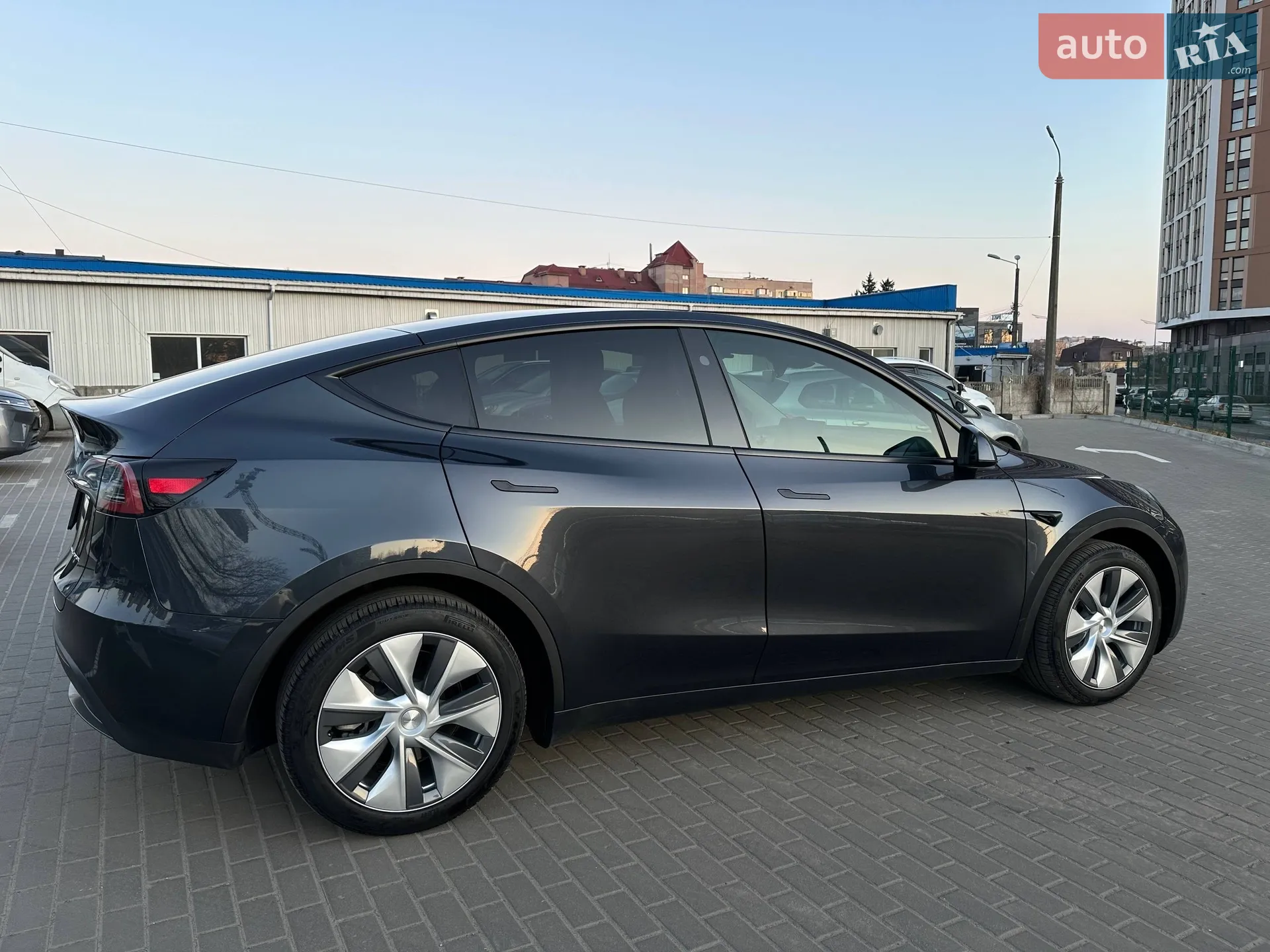 2024 Tesla Model Y - мініатюра 8